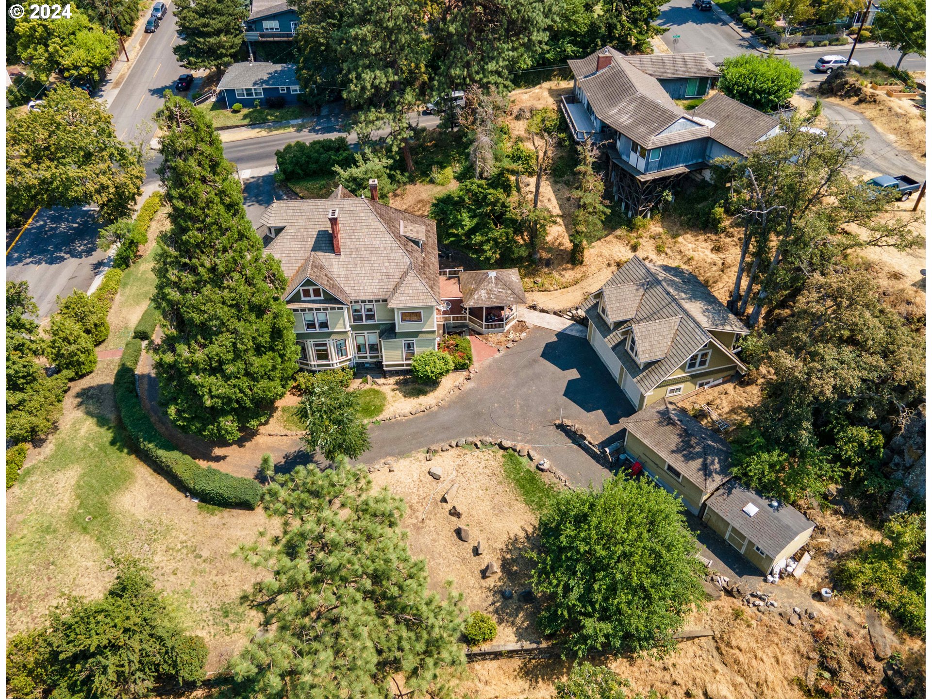 608 West 6th Street The Dalles, OR 97058 - Photo 4 of 38