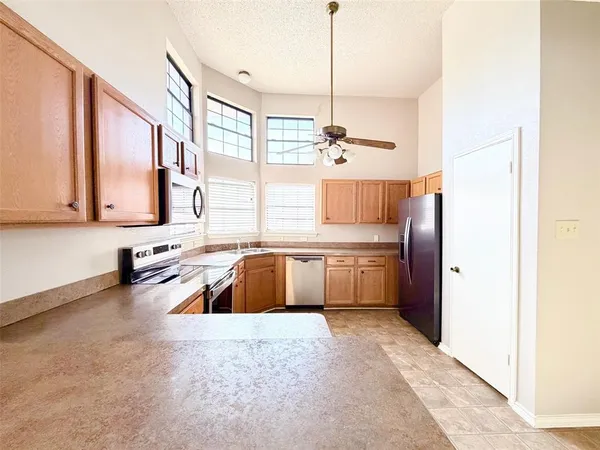 $2,200 | 3101 Hillcrest Drive, Rowlett, TX 75088