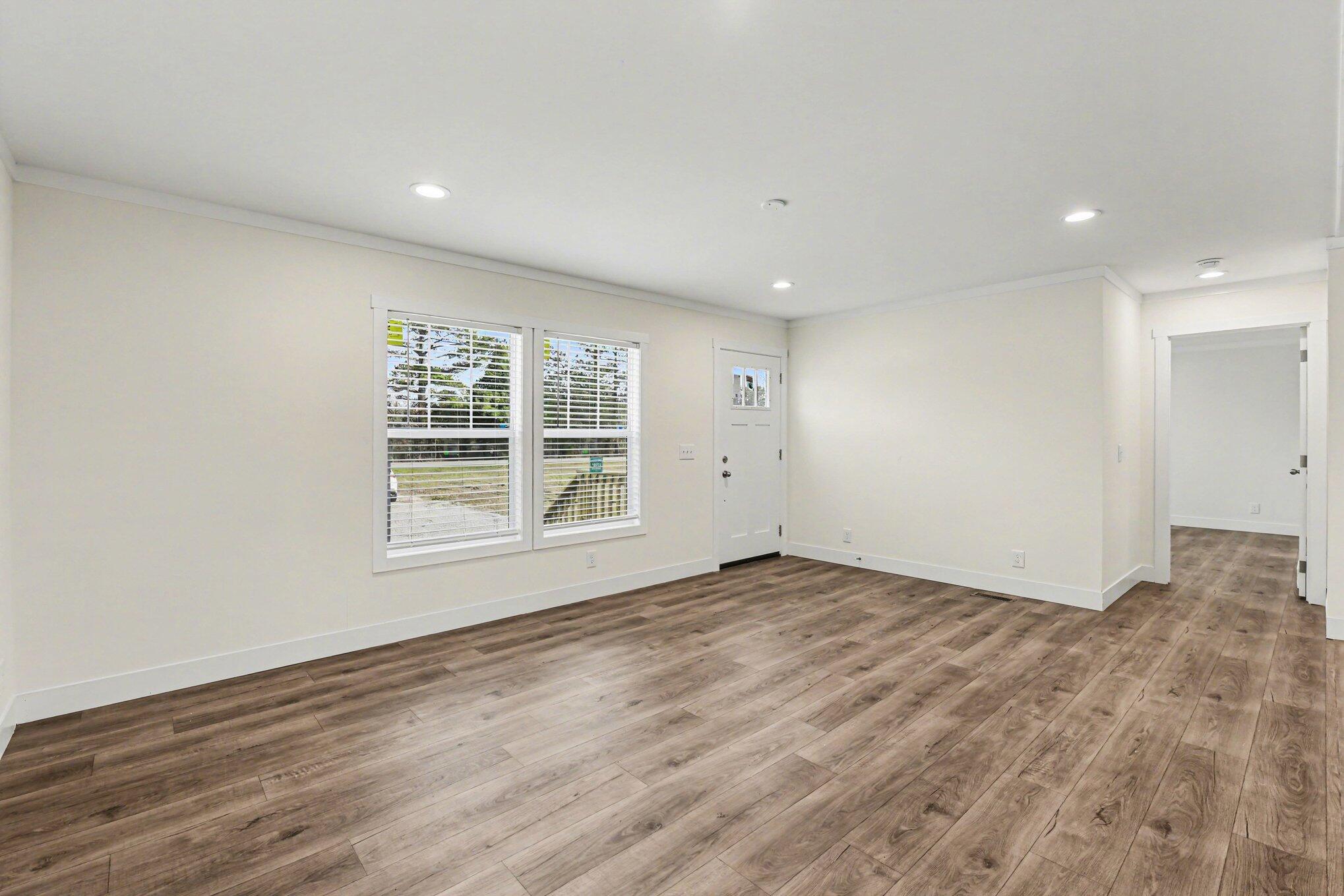 1350 Givhans Road Ridgeville, SC 29472 - Photo 3 of 29 005_file_9325