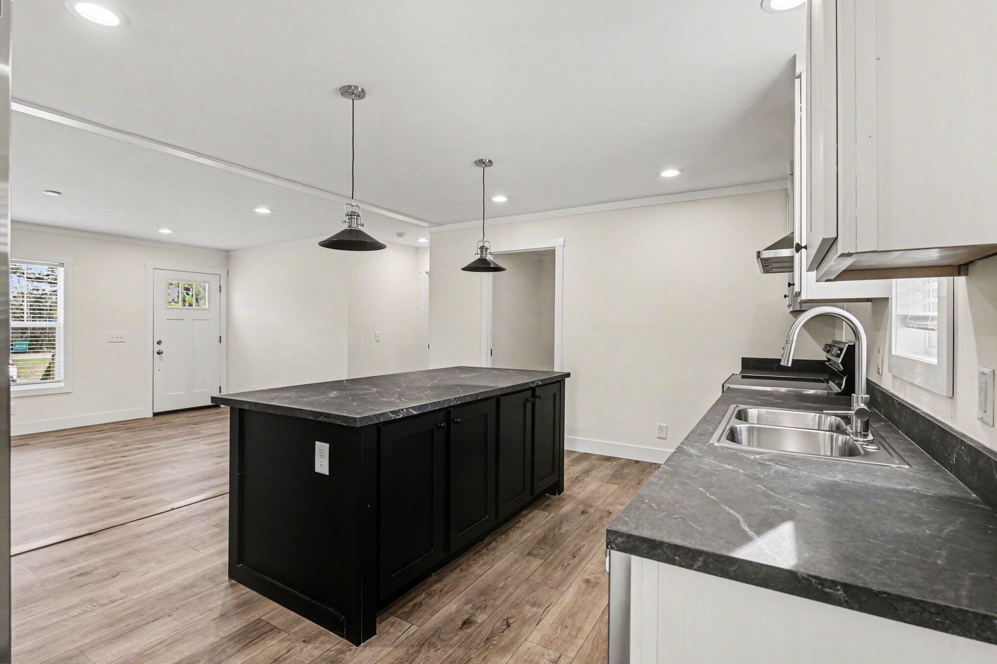 1350 Givhans Road Ridgeville, SC 29472 - Photo 5 of 29 009_file_5092