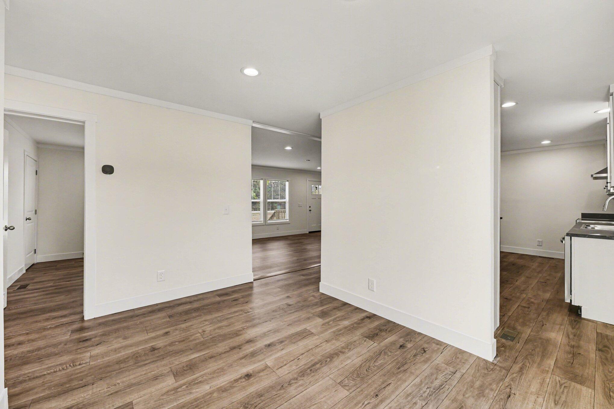 1350 Givhans Road Ridgeville, SC 29472 - Photo 7 of 29 014_file_2002