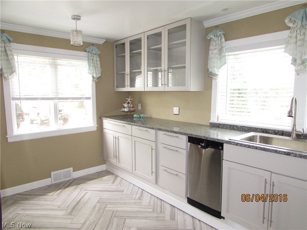 20756 Applegate Road Maple Heights, OH 44137 - Photo 12 of 34 Gallery Image 12