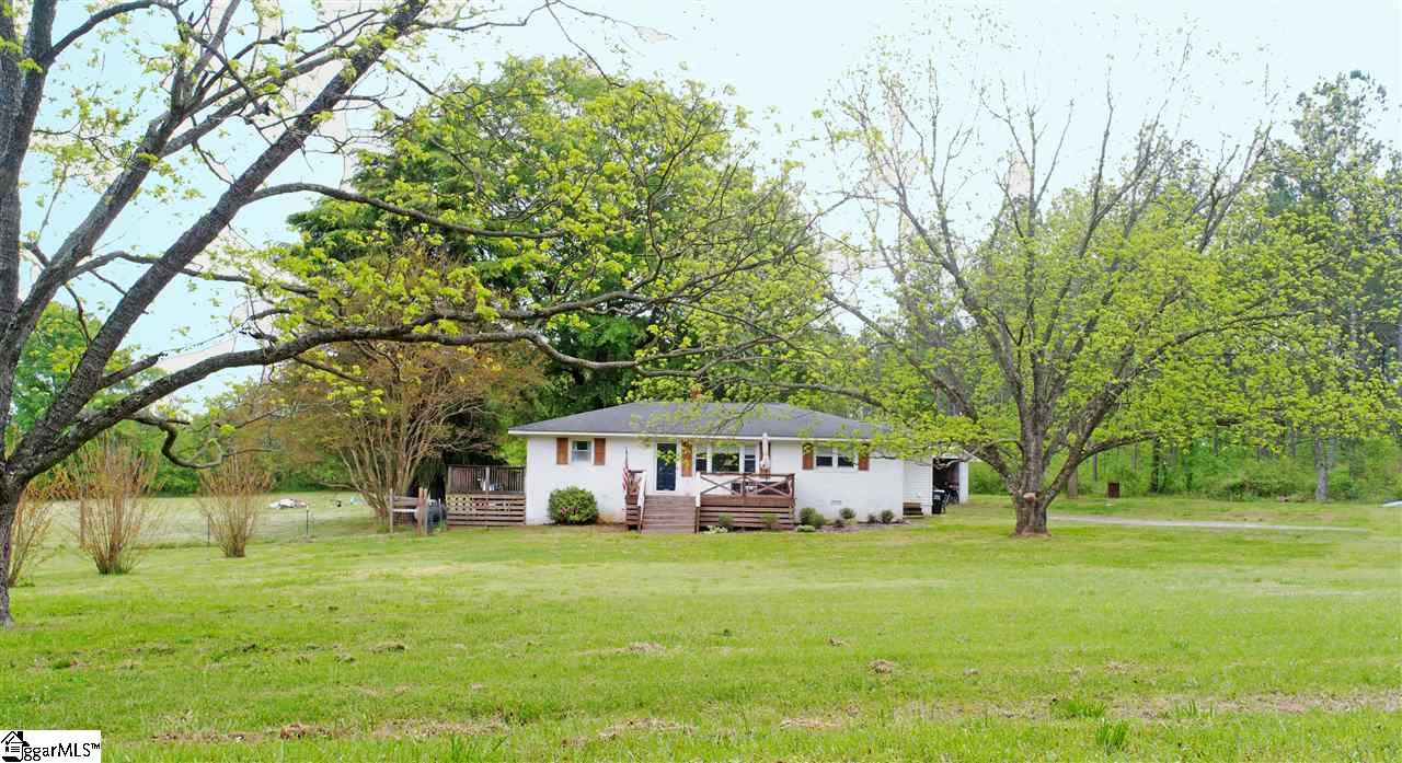 122 Lollis Road Belton, SC 29627 - Photo 2 of 34