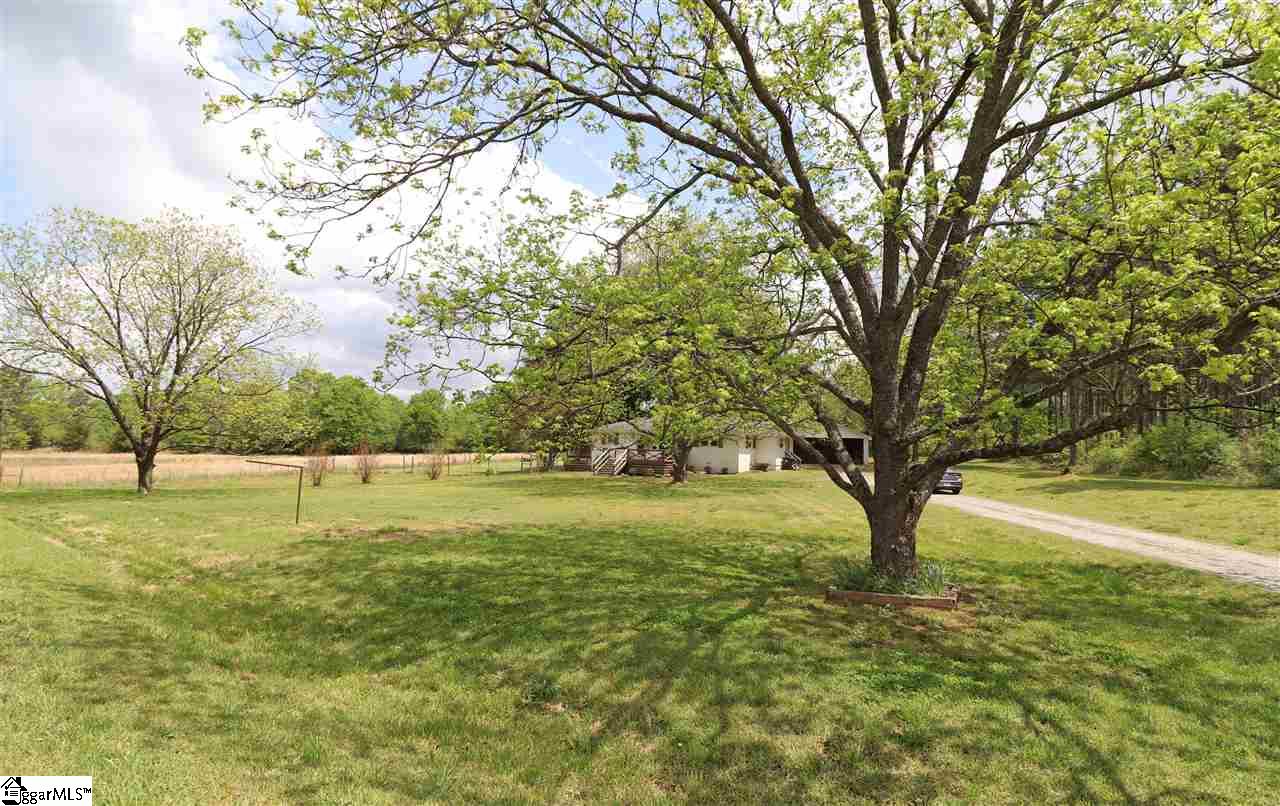 122 Lollis Road Belton, SC 29627 - Photo 5 of 34