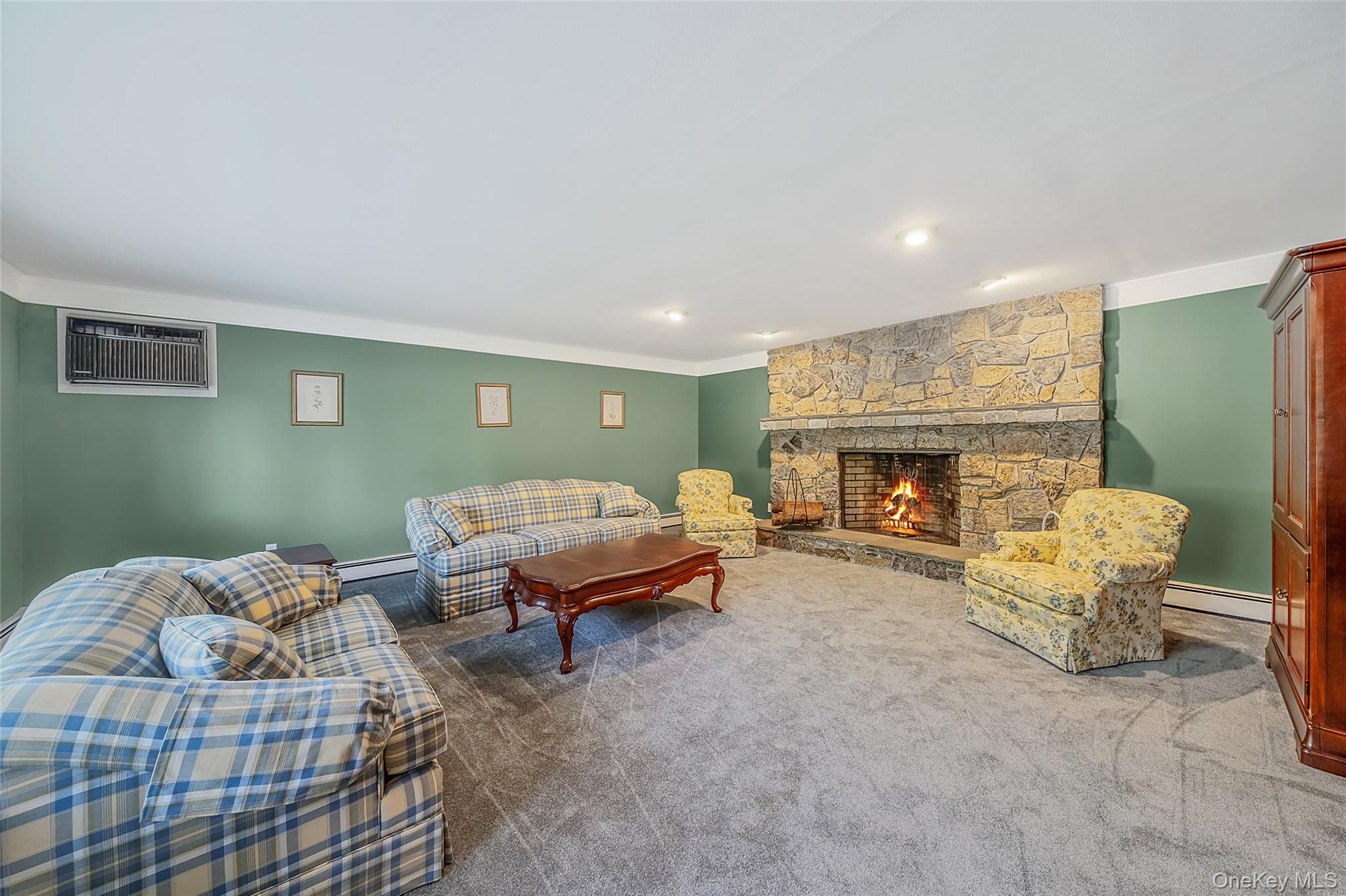376 South Country Road East Patchogue, NY 11772 - Photo 14 of 36