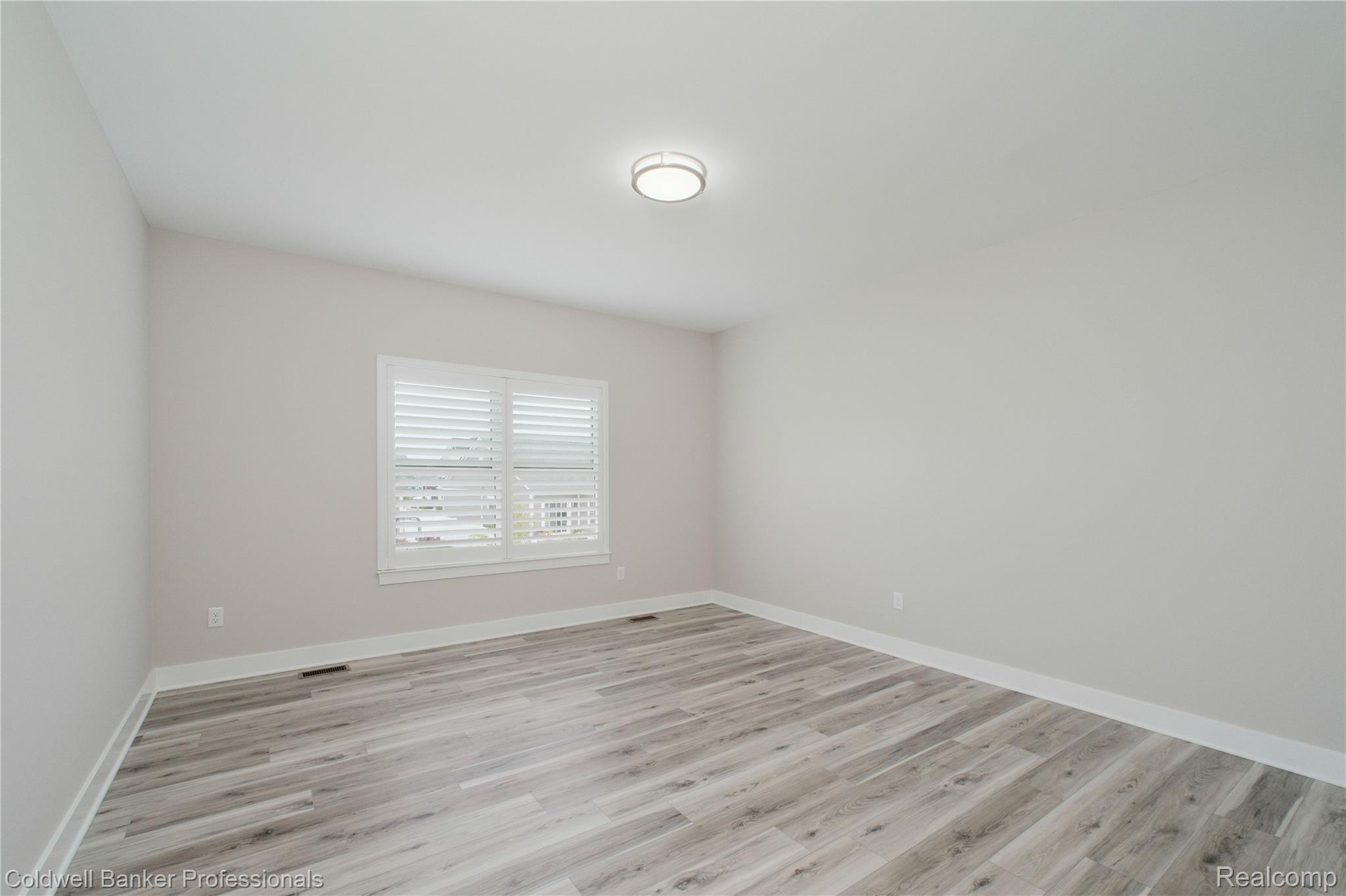 877 Ridge Road South Canton, MI 48188 - Photo 22 of 36 877 Ridge S0018.jpg