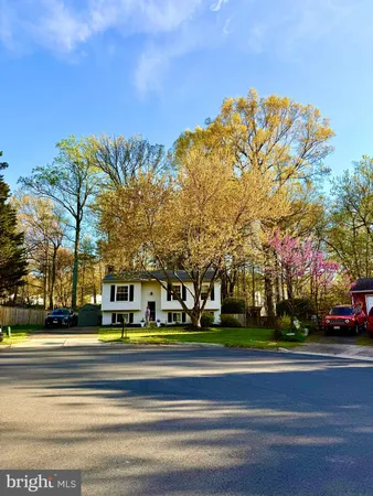 $759,000 | 12617 Glenbrooke Woods Drive, Herndon, VA 20171