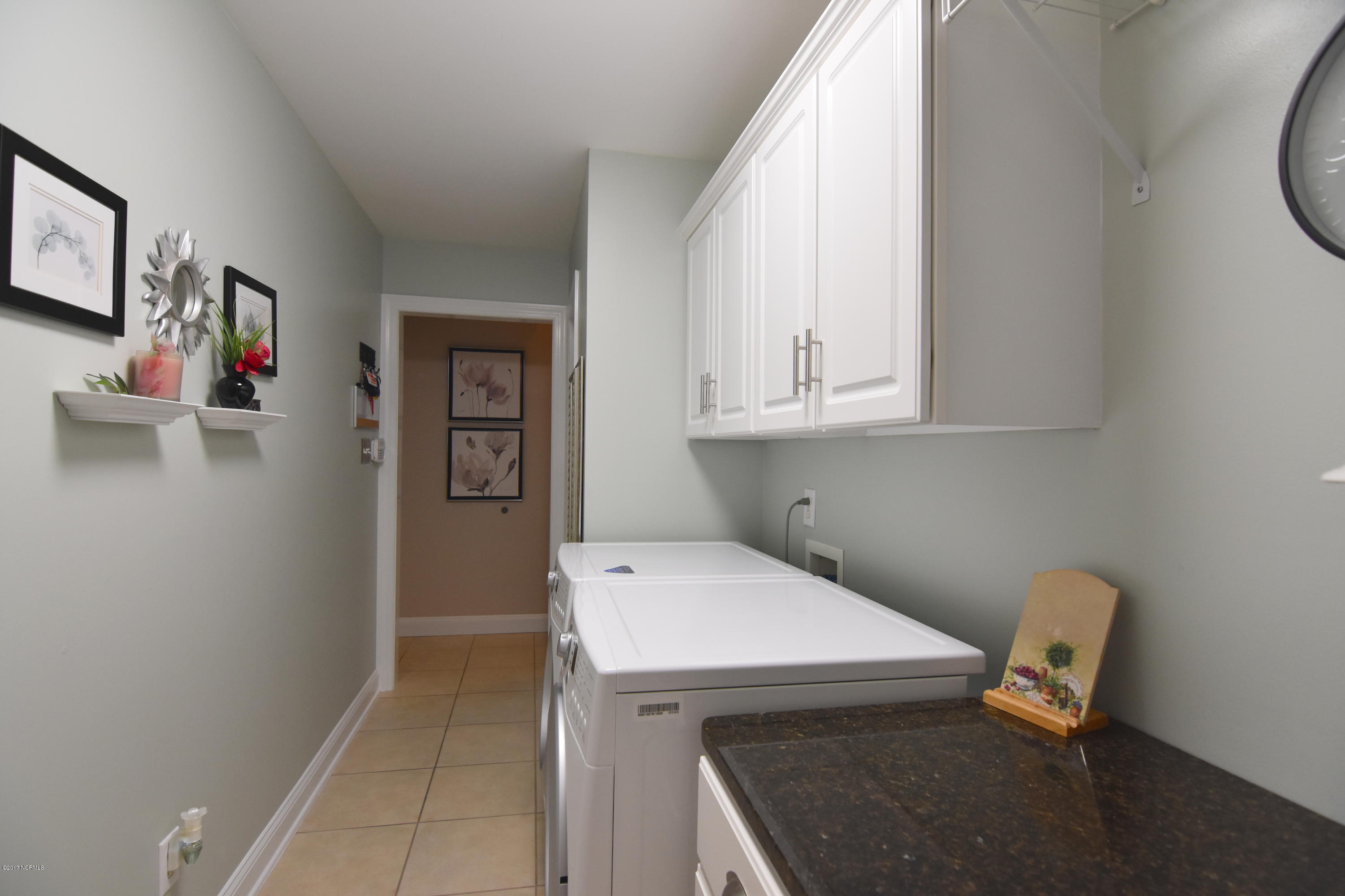 134 Geneva Road New Bern, NC 28562 - Photo 21 of 33 Laundry Room