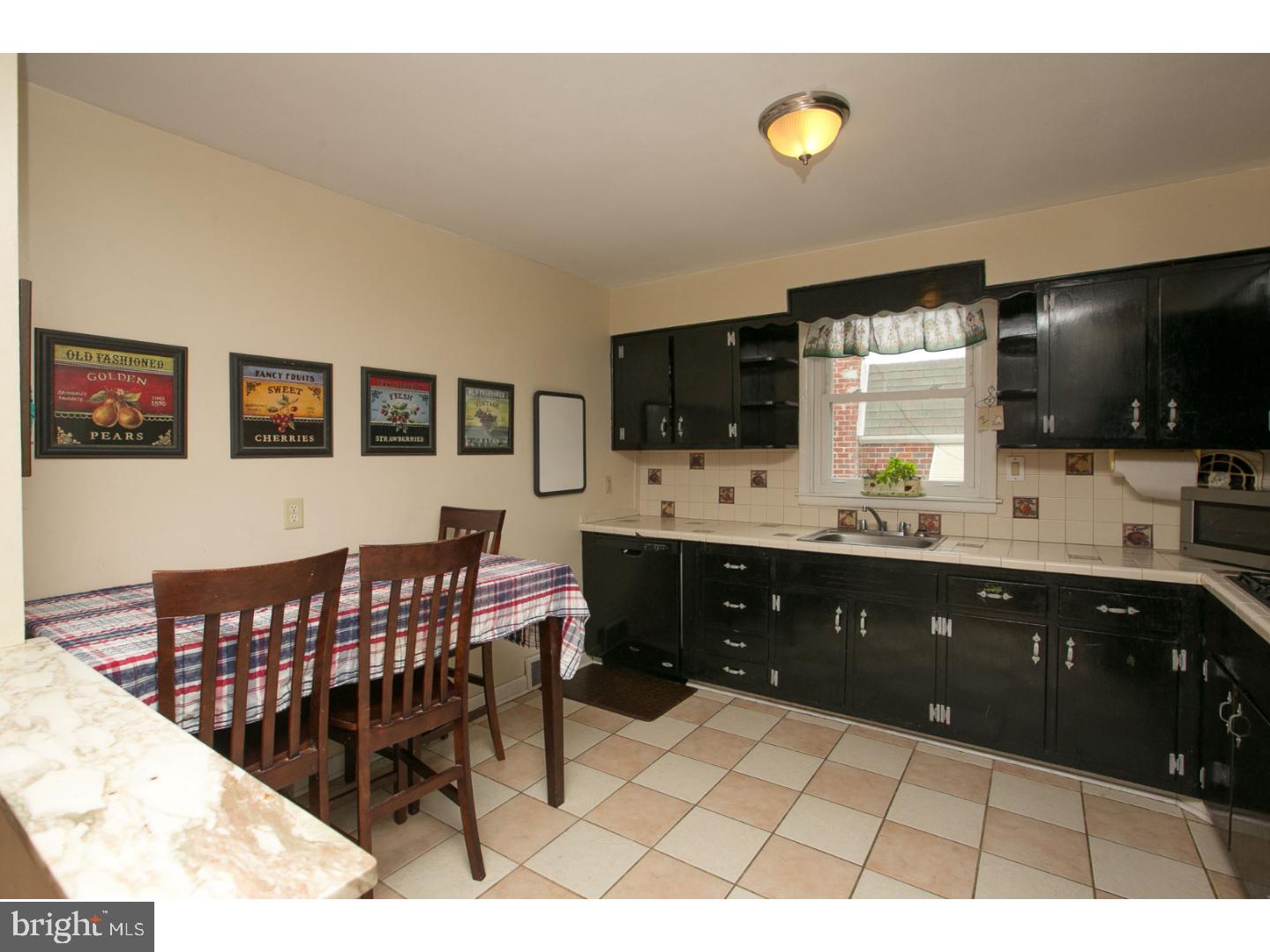 764 Claire Road Philadelphia, PA 19128 - Photo 8 of 25 Kitchen