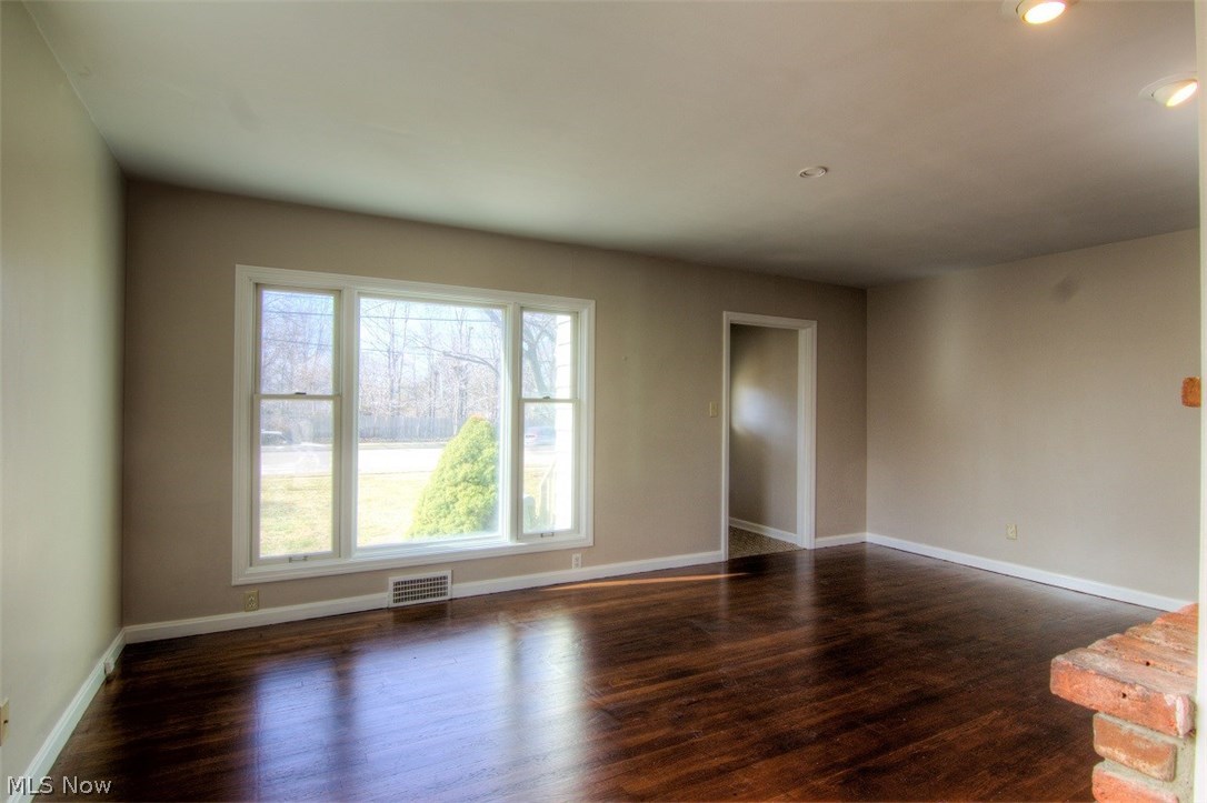 1619 Richmond Road Cleveland, OH 44124 - Photo 5 of 21