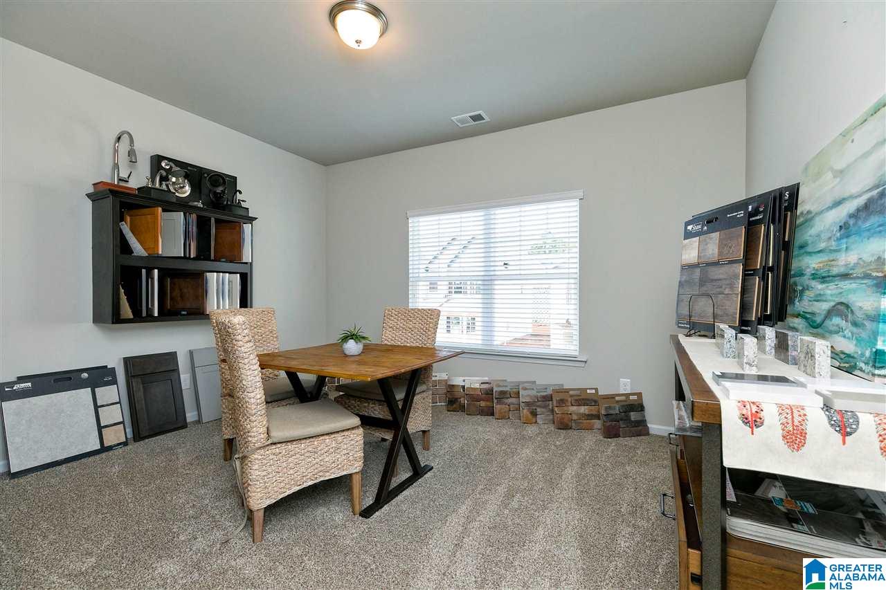 731 Ridgeway Avenue Columbiana, AL 35051 - Photo 5 of 35