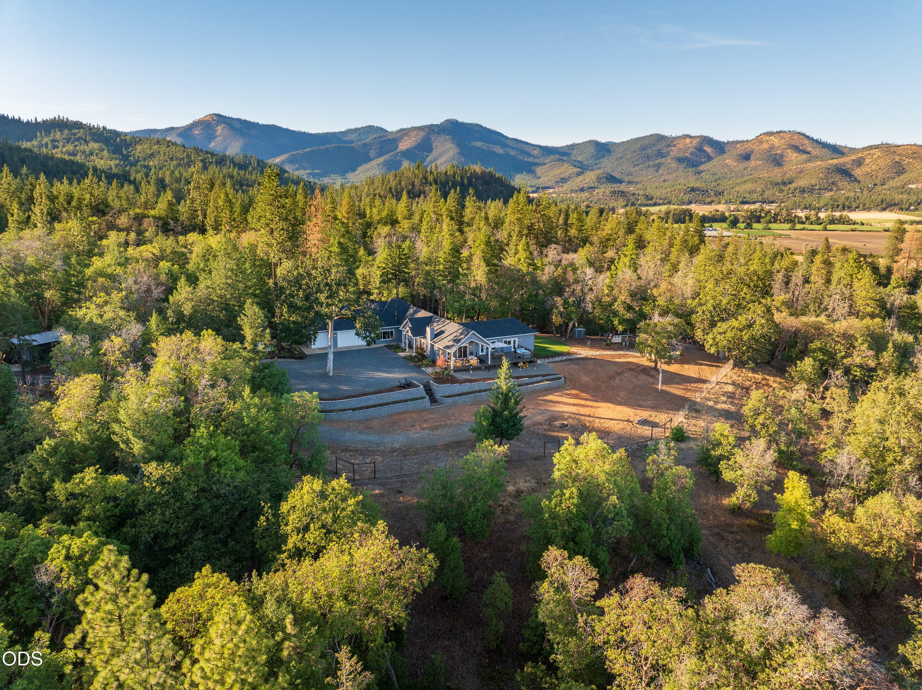 145 Lomas Road Jacksonville, OR 97530 - Photo 2 of 57 Gallery Image 2