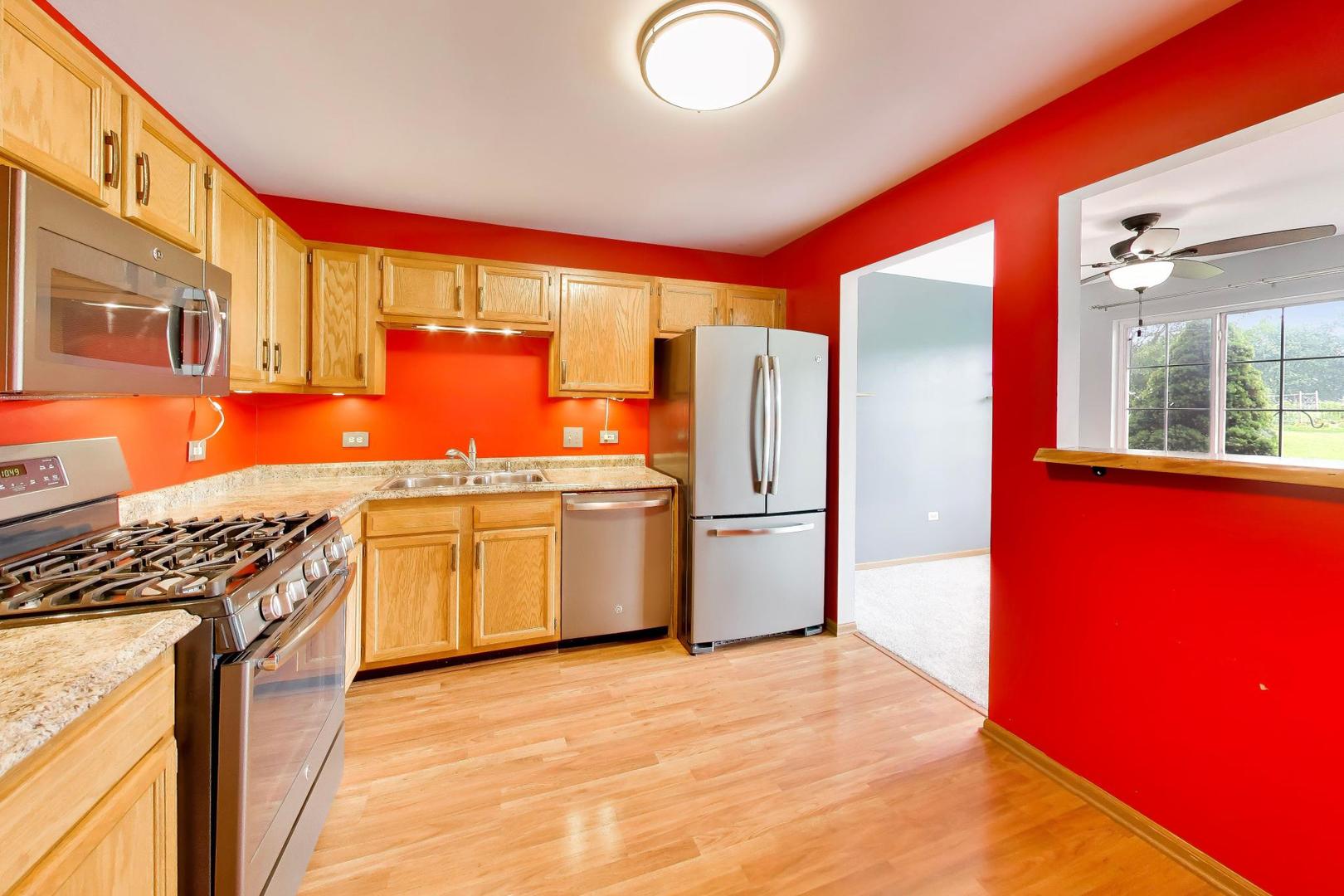 917 Golf Course Road, Unit 1 Crystal Lake, IL 60014 - Photo 11 of 33 Gallery Image 11