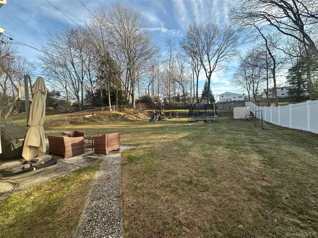 $799,000 | 46 Falcon Drive, Hauppauge, NY 11788