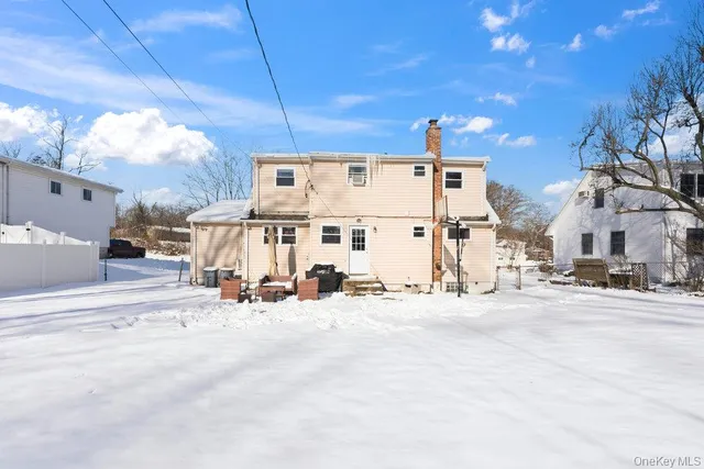 $799,000 | 46 Falcon Drive, Hauppauge, NY 11788