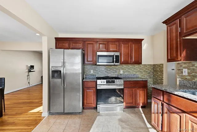 $799,000 | 46 Falcon Drive, Hauppauge, NY 11788