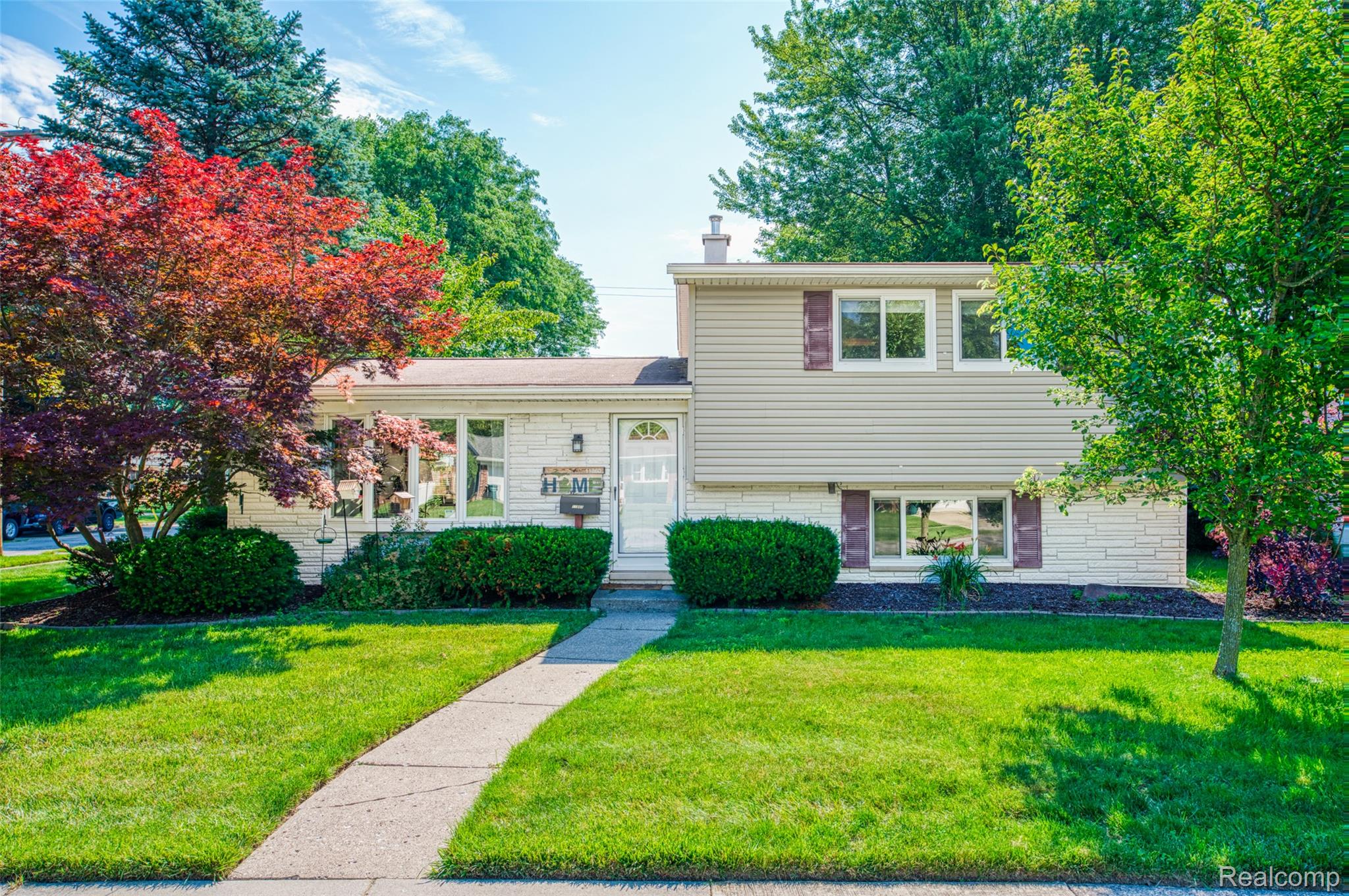 11860 Riverside Drive Plymouth, MI 48170 - Photo 1 of 25 Welcome home