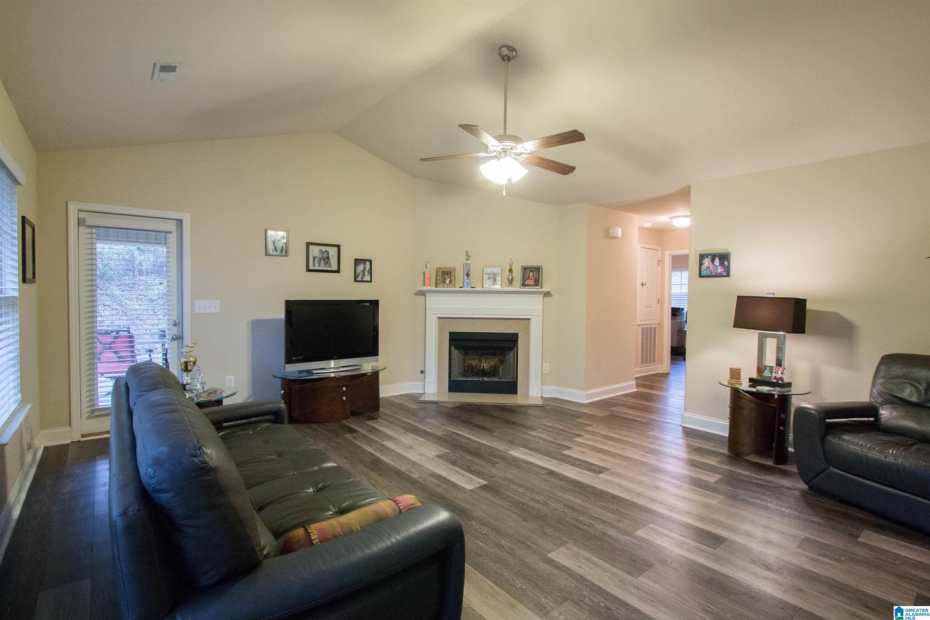 125 Crisfield Circle Alabaster, AL 35007 - Photo 5 of 39
