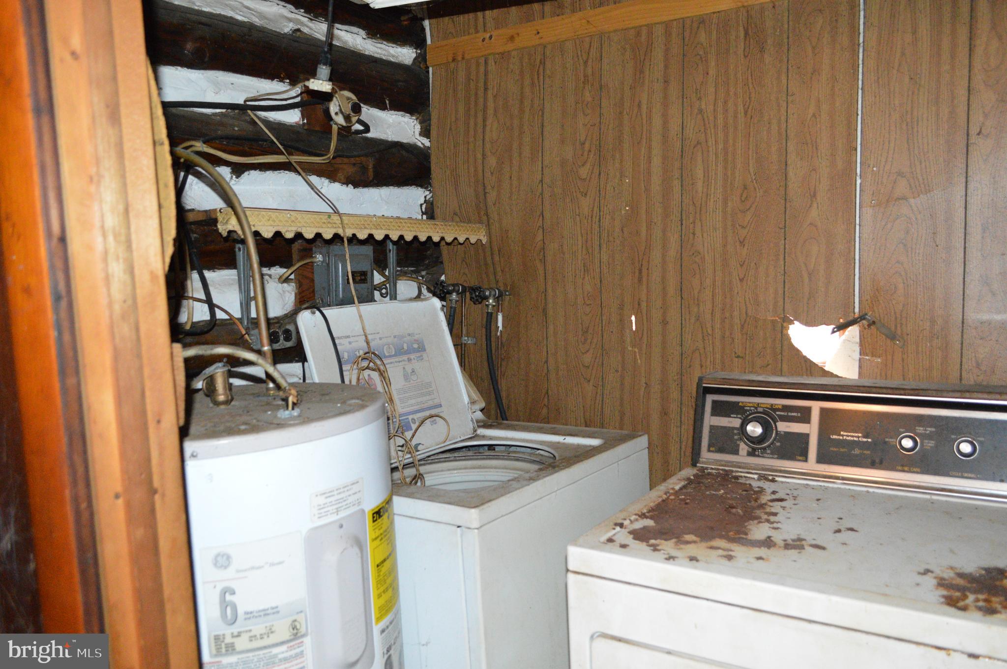 16 Mountain Side Road Dillsburg, PA 17019 - Photo 17 of 41 Laundry Room