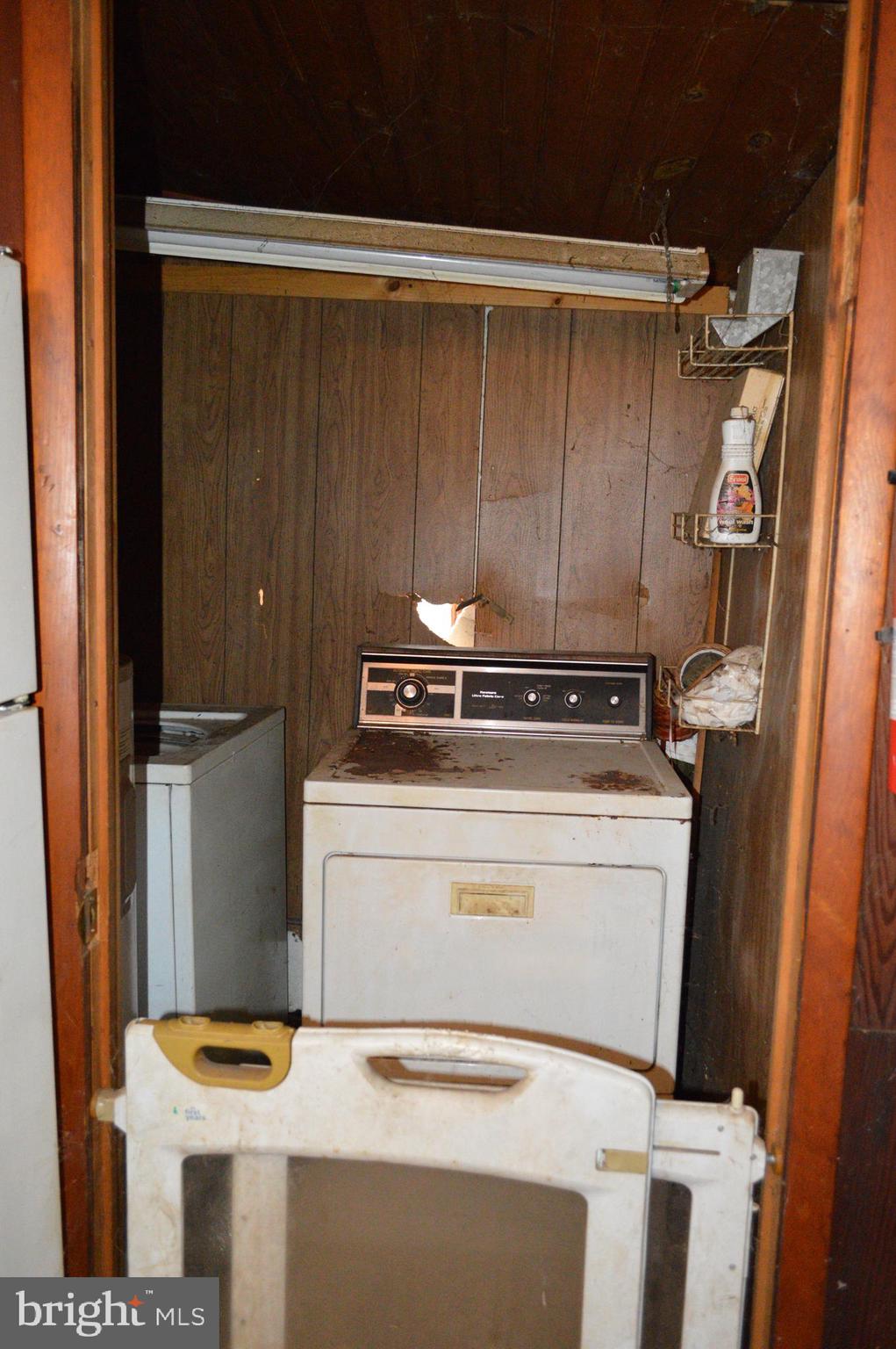 16 Mountain Side Road Dillsburg, PA 17019 - Photo 18 of 41 Laundry Room