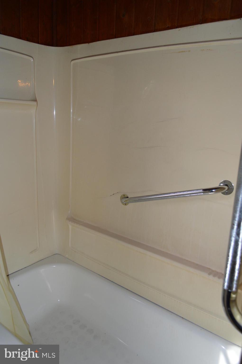 16 Mountain Side Road Dillsburg, PA 17019 - Photo 28 of 41 Bathtub