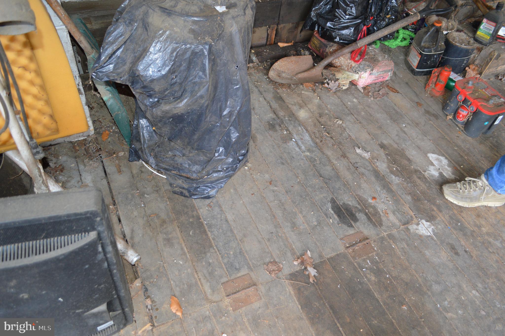 16 Mountain Side Road Dillsburg, PA 17019 - Photo 40 of 41 Access to crawl space