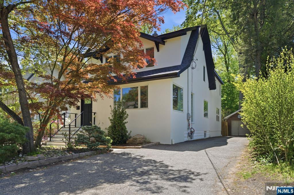 232 Riveredge Road Tenafly, NJ 07670 - Photo 3 of 50