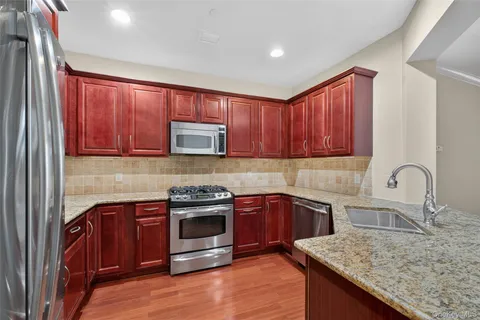 $639,000 | 319 Trump Park, Shrub Oak, NY 10588