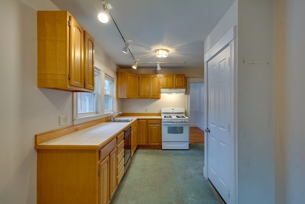 31-33 Harvard Road Belmont, MA 02478 - Photo 15 of 35 Gallery Image 15