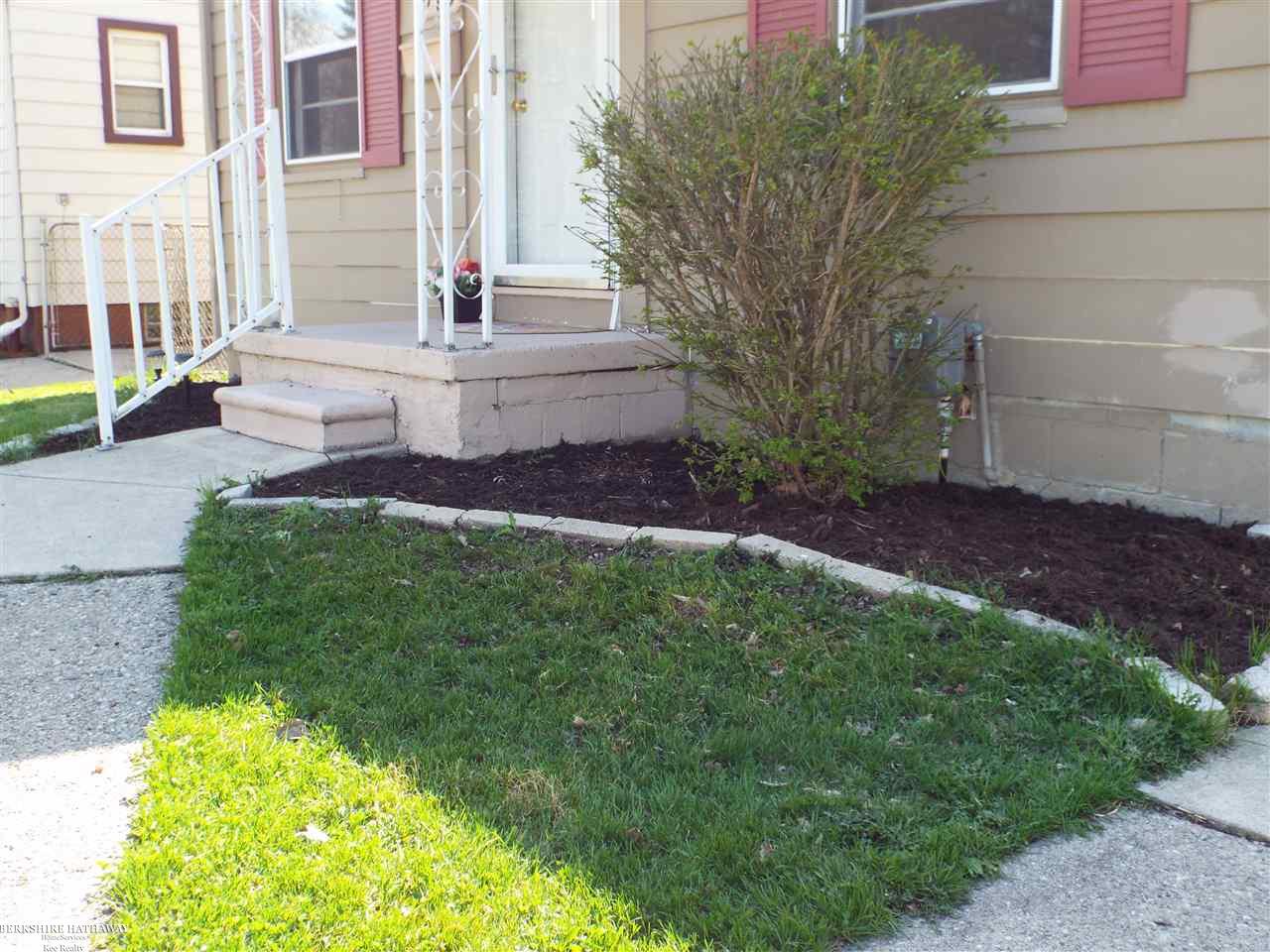 21759 Normandy Avenue Eastpointe, MI 48021 - Photo 5 of 33