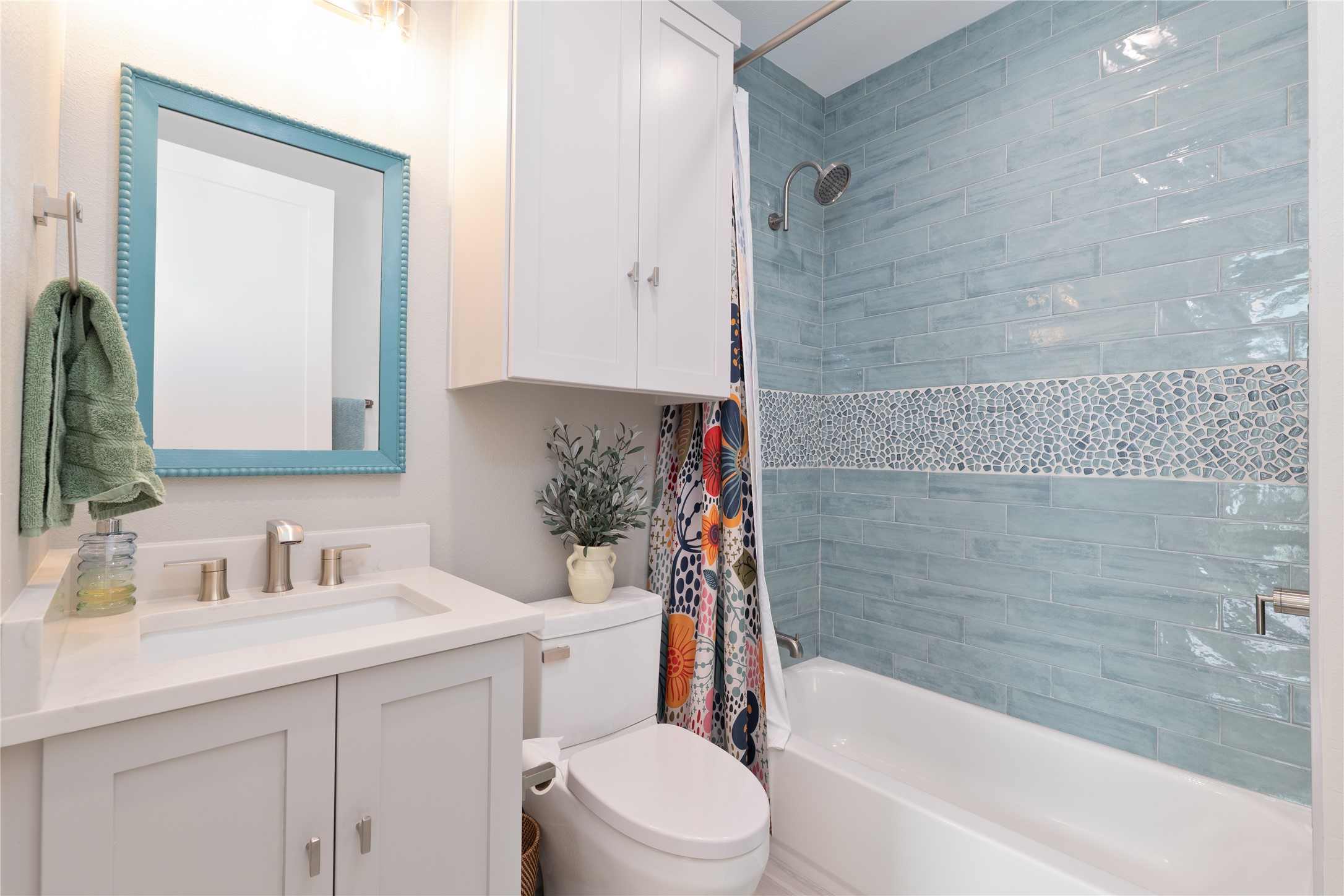 2004 Chestnut Avenue, Unit 1 Austin, TX 78722 - Photo 20 of 39 Full bath