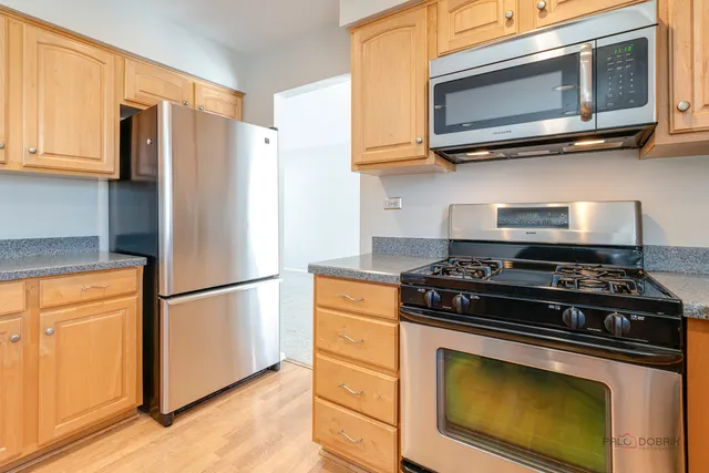 $540,000 | 1380 Larchmont Drive, Buffalo Grove, IL 60089