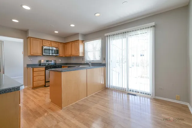 $540,000 | 1380 Larchmont Drive, Buffalo Grove, IL 60089