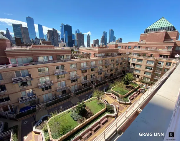 $599,000 | 393 West 49th Street, Unit 2PP | Hell's Kitchen