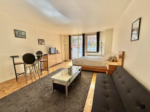$599,000 | 393 West 49th Street, Unit 2PP | Hell's Kitchen