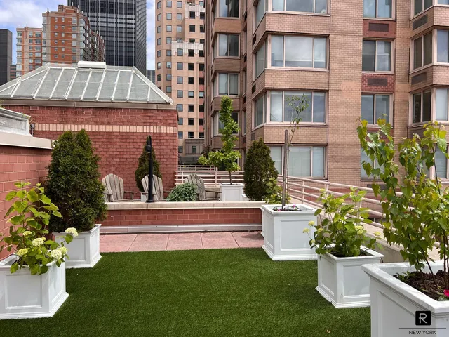 $599,000 | 393 West 49th Street, Unit 2PP | Hell's Kitchen