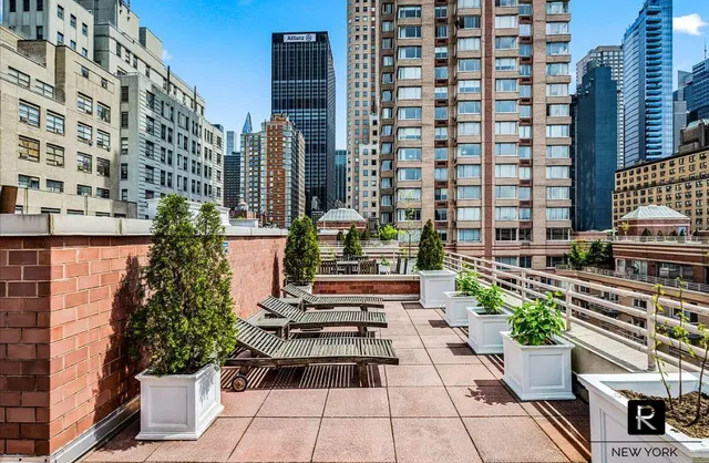 $599,000 | 393 West 49th Street, Unit 2PP | Hell's Kitchen