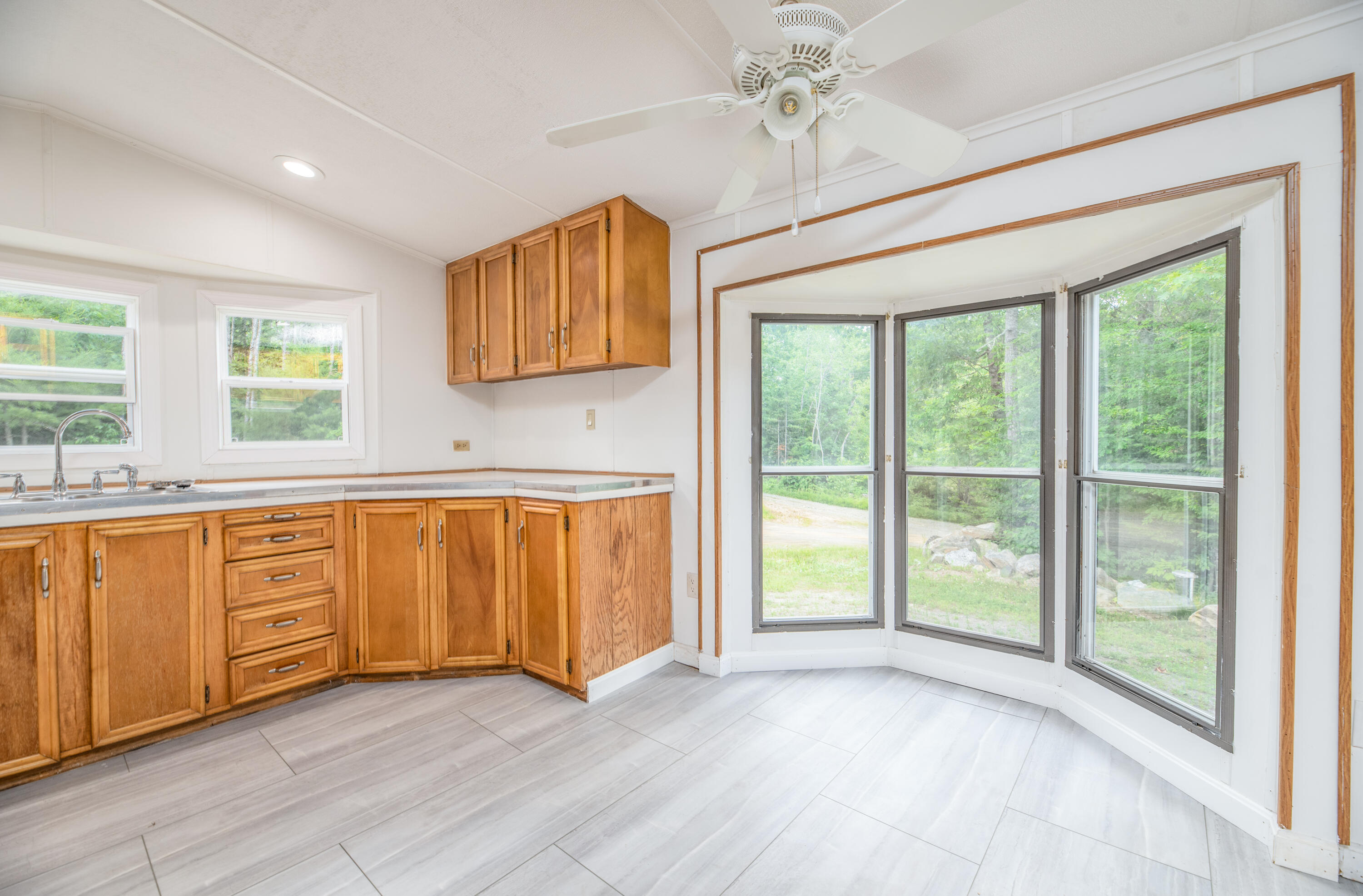 314 East Stage Road Pittston, ME 04345 - Photo 4 of 19 Interior3