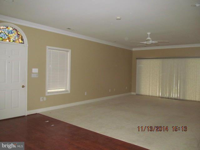 4162 Carrs Ridge Road Edgewater, MD 21037 - Photo 3 of 13 Living Room