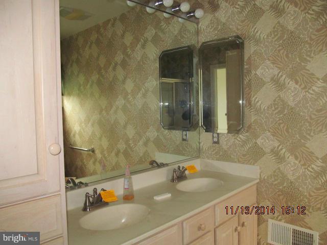 4162 Carrs Ridge Road Edgewater, MD 21037 - Photo 6 of 13 Bath