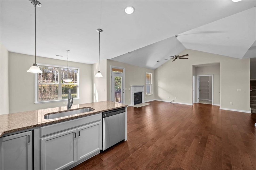 208 Terrace View Way Seneca, SC 29678 - Photo 12 of 30 Gallery Image 12