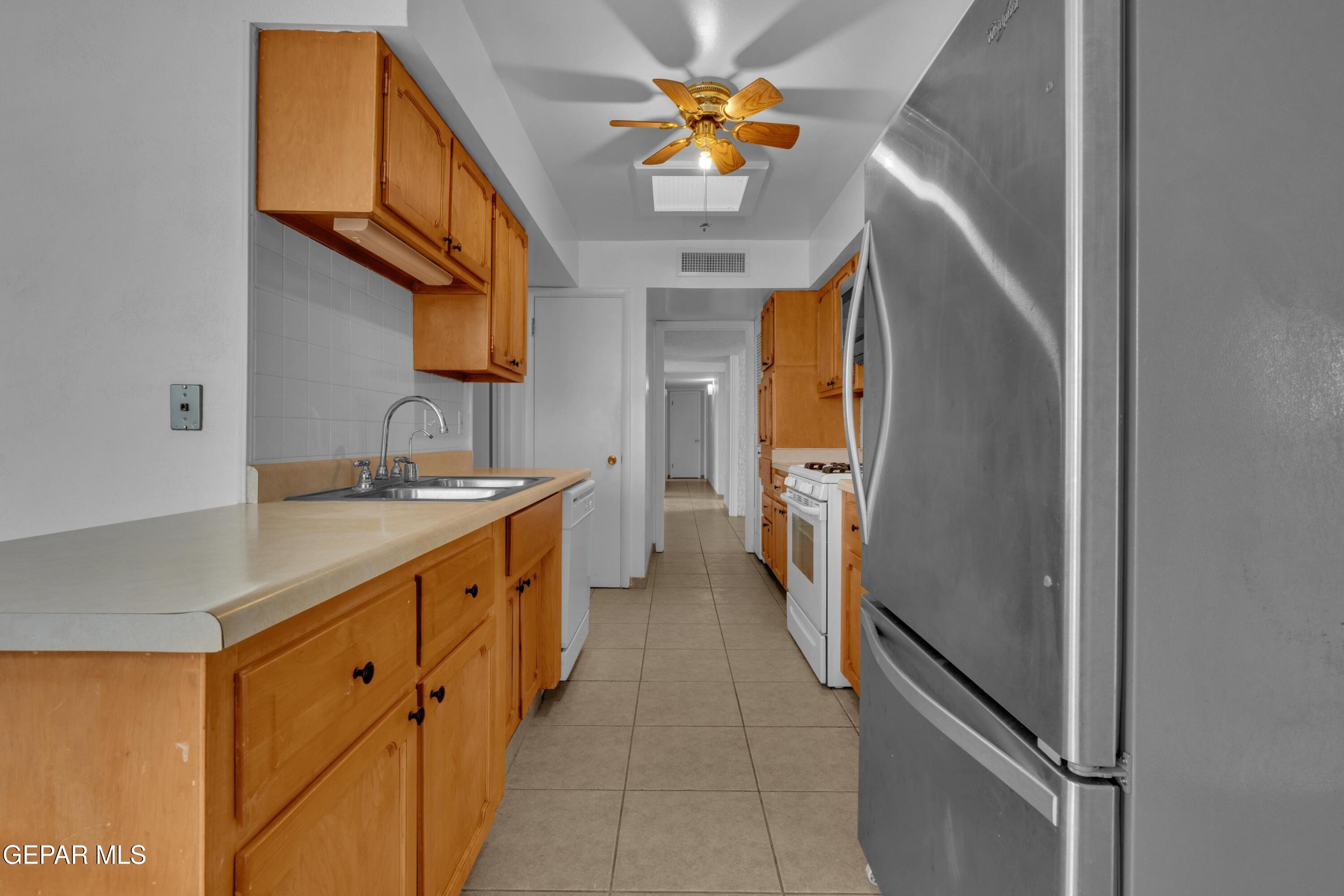 337 Clairemont Road El Paso, TX 79912 - Photo 13 of 45 2 (9)