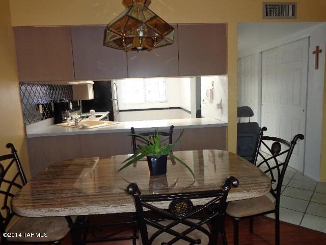 904 South Pantano Road Tucson, AZ 85710 - Photo 8 of 28 Gallery Image 8