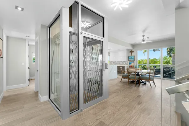 a en suite bathroom with a sink and a mirror