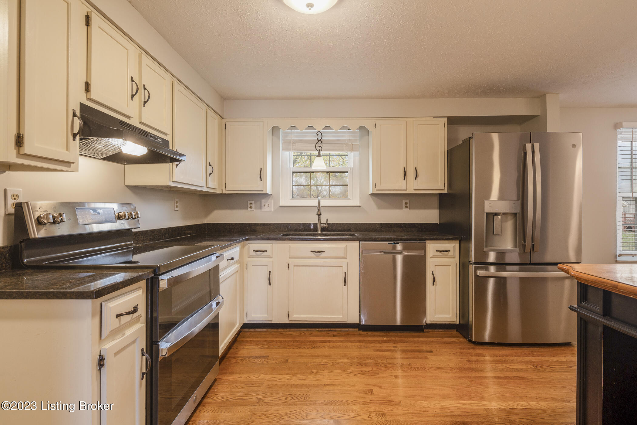 320 Fairmeade Road Louisville, KY 40207 - Photo 15 of 48 Kitchen