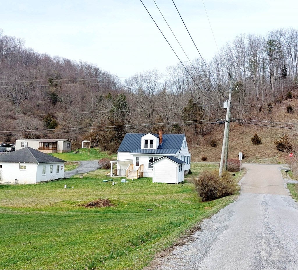 562 Baptist Valley Road Cedar Bluff, VA 24609 - Photo 23 of 24 Gallery Image 23