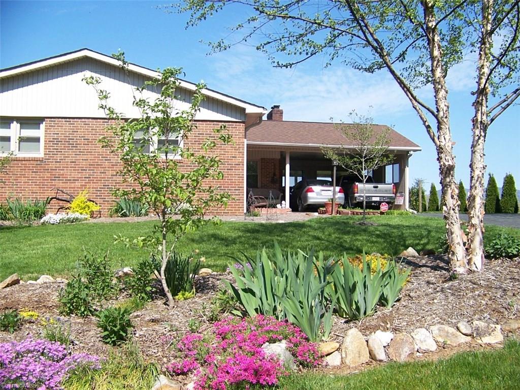 202 Webster Road Mount Airy, NC 27030 - Photo 2 of 26 Gallery Image 2