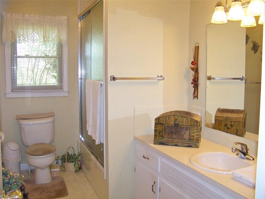 202 Webster Road Mount Airy, NC 27030 - Photo 12 of 26 Gallery Image 12