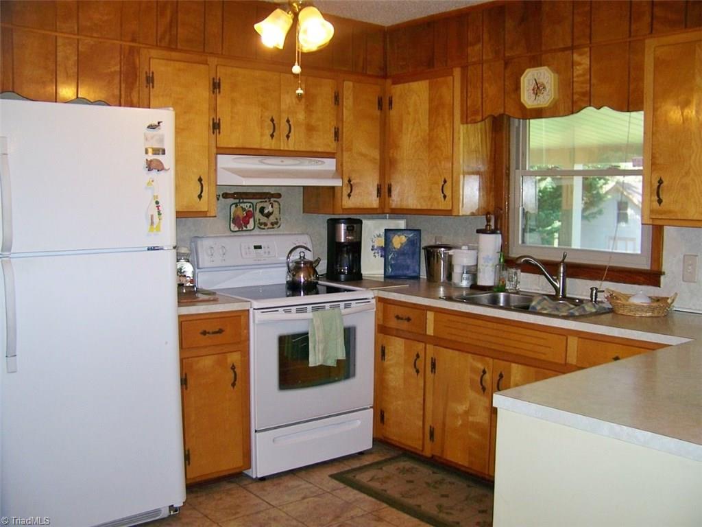 202 Webster Road Mount Airy, NC 27030 - Photo 5 of 26 Gallery Image 5