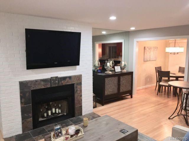 1426 Crescent Lane Rochester Hills, MI 48306 - Photo 7 of 23